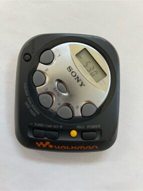 Sony SRF-M35 Black Walkman Portable Headphone Jack Radio AM/FM Stereo Receiver